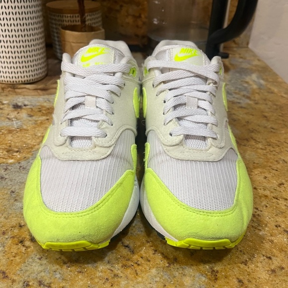 Nike Air Max 1 '87 Volt Suede size 7.5 - Picture 2 of 8
